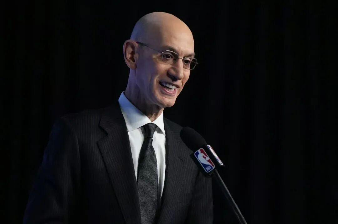 小卡再爆新瓜！华裔快船副主席被拖下水！