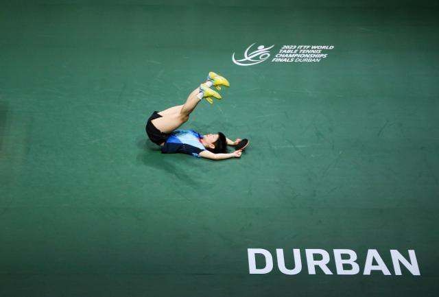 博鱼电竞-孙颖莎首夺世乒赛女单冠军 巴黎奥运身兼3项有戏？