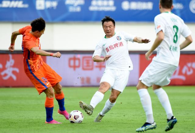 博鱼体育-青岛队铁桶阵崩了又要为保级而战 近3战0进球